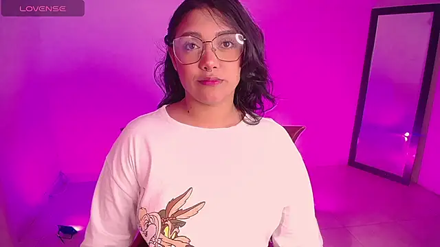 DIANEE 01 online show from October 2025 11:49:01 PM