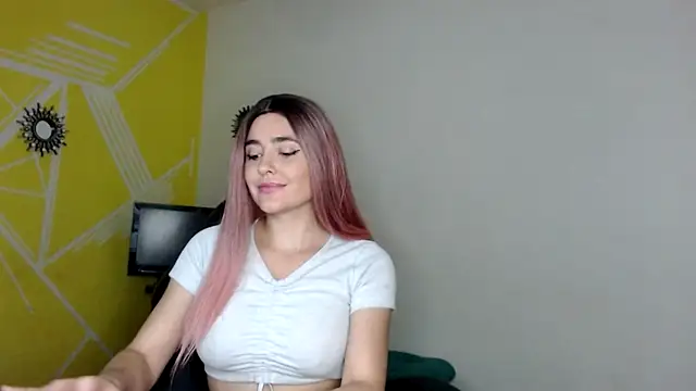 Nikolle Rouss online show from January 2025 05:09:01 AM