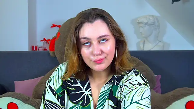 Snapshot of MaryMurray chatting on October 2025 06:41:02 PM MaryMurray online show from October 2025 06:41:02 PM