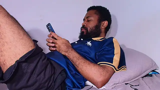 KaelMoreau online show from March 2026 11:37:02 AM