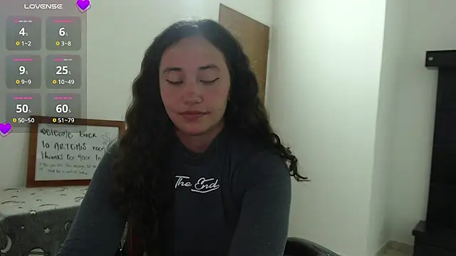 Snapshot of ArtemisNature chatting on January 2025 11:18:02 PM ArtemisNature online show from January 2025 11:18:02 PM