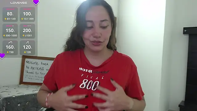 Snapshot of ArtemisNature chatting on January 2025 10:49:02 PM ArtemisNature online show from January 2025 10:49:02 PM