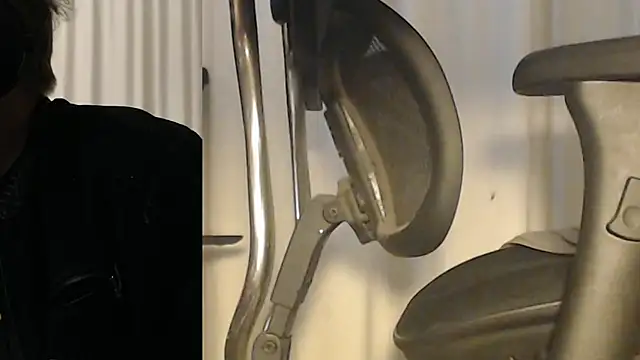 Snapshot of BrisonChase chatting on February 2025 07:18:02 AM BrisonChase online show from February 2025 07:18:02 AM