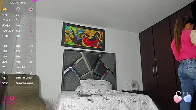 Vahiolet smith online show from October 2025 03:17:01 AM