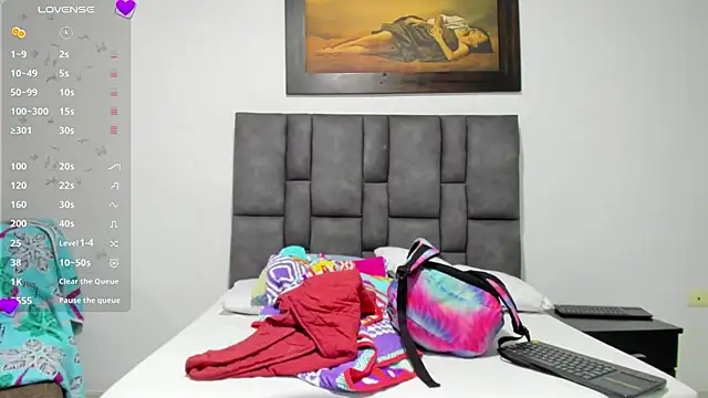 Vahiolet smith online show from July 2026 12:30:01 PM