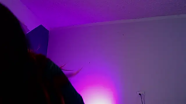 Miiaa wallace online show from January 2025 12:36:01 PM