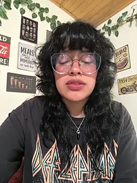 Snapshot of Fun_Everywhere chatting on November 2025 06:06:01 PM Fun Everywhere online show from November 2025 06:06:01 PM