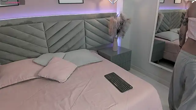 Snapshot of Ary_thompson__ chatting on January 2025 08:26:01 PM Ary thompson online show from January 2025 08:26:01 PM