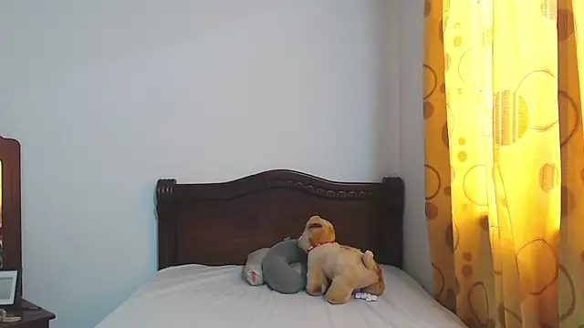 StormiHills online show from November 2025 06:24:02 PM