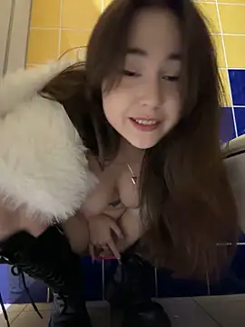 Snapshot of Peachy_Dream chatting on February 2025 08:40:01 PM Peachy Dream online show from February 2025 08:40:01 PM