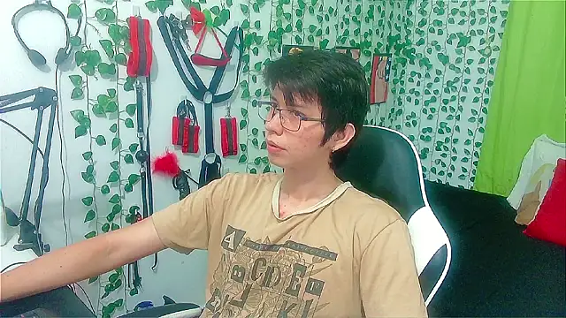 Snapshot of Andy_gray chatting on February 2026 04:10:02 PM Andy gray online show from February 2026 04:10:02 PM