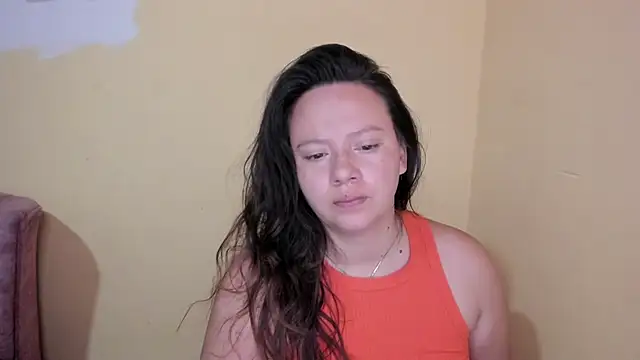 Snapshot of lauraguzman chatting on July 2026 03:57:02 AM lauraguzman online show from July 2026 03:57:02 AM