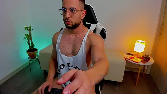 dafboy1 online show from December 2025 02:56:02 PM