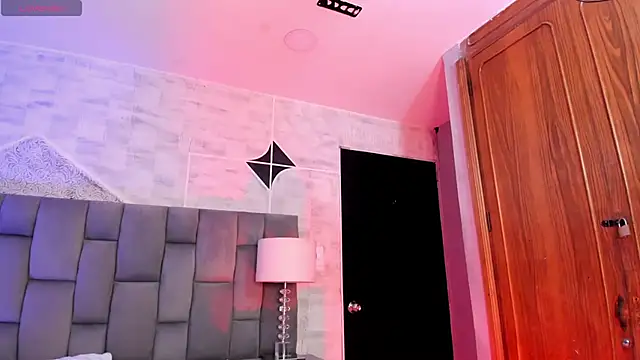 ailynBlaze online show from November 2025 05:51:01 AM