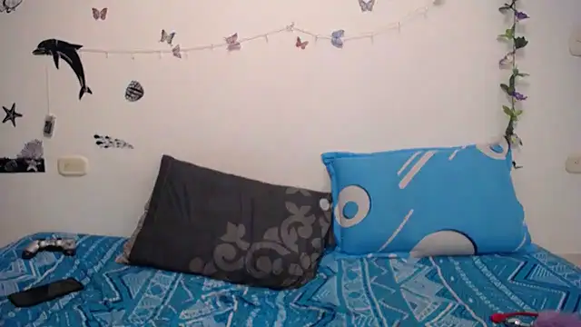 Julieta Hass online show from December 2024 04:24:02 PM