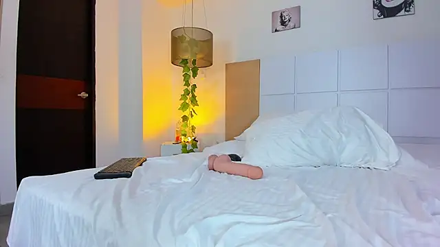 NathalyDaniels online show from February 2025 01:35:02 PM