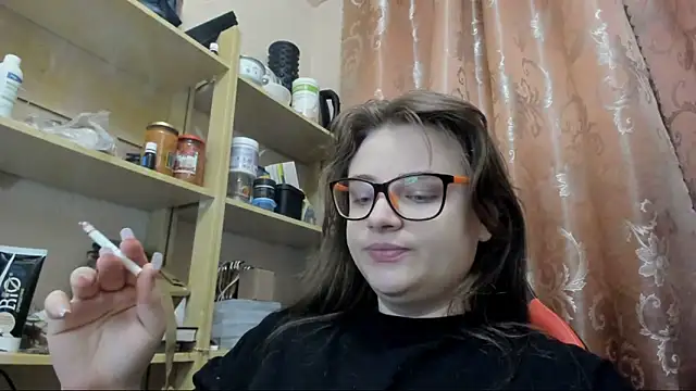 Snapshot of Seductive_She_Wolf chatting on April 2026 07:20:02 PM Seductive She Wolf online show from April 2026 07:20:02 PM