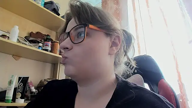 Snapshot of Seductive_She_Wolf chatting on May 2026 02:45:01 PM Seductive She Wolf online show from May 2026 02:45:01 PM