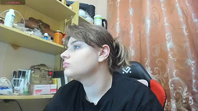 Snapshot of Seductive_She_Wolf chatting on May 2026 11:17:02 PM Seductive She Wolf online show from May 2026 11:17:02 PM