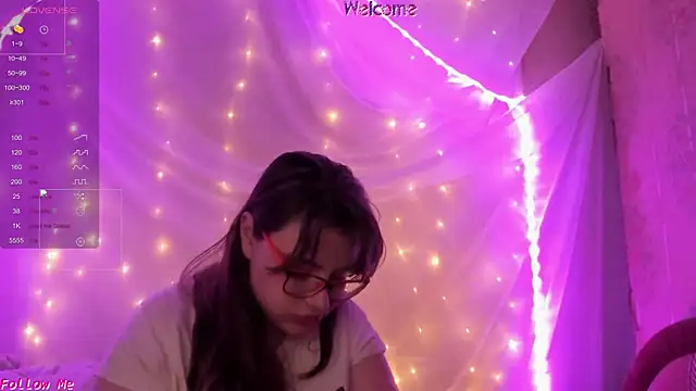 Snapshot of Seductive_She_Wolf chatting on June 2026 04:41:02 AM Seductive She Wolf online show from June 2026 04:41:02 AM