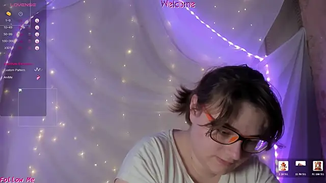 Snapshot of Seductive_She_Wolf chatting on June 2026 06:52:02 AM Seductive She Wolf online show from June 2026 06:52:02 AM