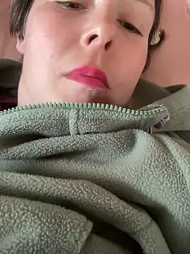 KatieBARBiE98 online show from March 2026 01:05:01 PM