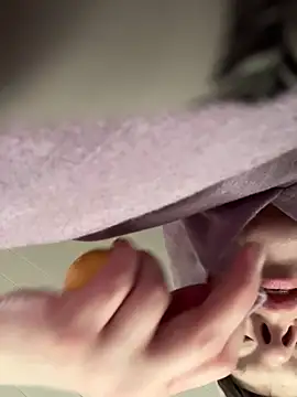 KatieBARBiE98 online show from April 2026 01:10:02 PM