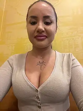 Snapshot of beautydiamond chatting on April 2026 08:20:02 AM beautydiamond online show from April 2026 08:20:02 AM