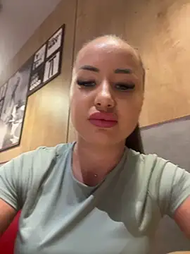 Snapshot of beautydiamond chatting on May 2026 08:01:01 AM beautydiamond online show from May 2026 08:01:01 AM