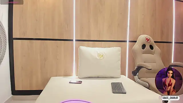 charlotte colee online show from December 2025 11:19:01 AM