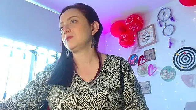 catalinamommyx online show from February 2026 09:33:02 PM