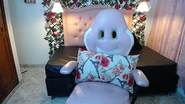 LucyCute 1 online show from February 2026 01:59:01 PM