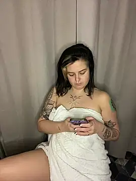 NaomiSquirts online show from December 2024 11:03:01 PM