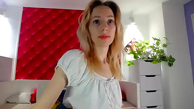 BarbieGoddess online show from February 2025 04:18:01 PM