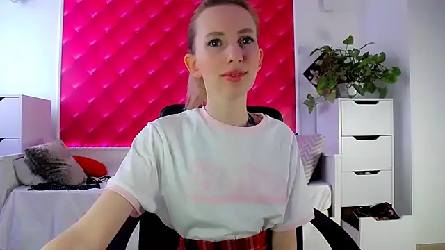 BarbieGoddess online show from March 2025 02:02:02 PM