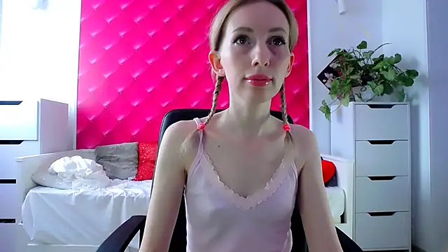 BarbieGoddess online show from March 2025 01:25:02 PM