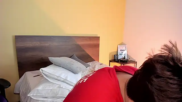 justinbiler online show from January 2025 06:20:02 PM