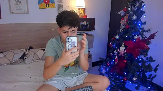 justinbiler online show from December 2025 12:45:02 PM