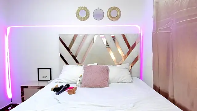 KriisvanyLeroy online show from April 2026 03:04:02 AM