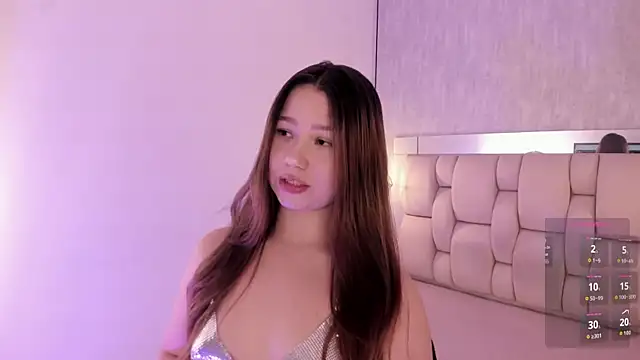 Snapshot of Roxie-Summers11 chatting on May 2026 01:07:02 PM Roxie-Summers11 online show from May 2026 01:07:02 PM
