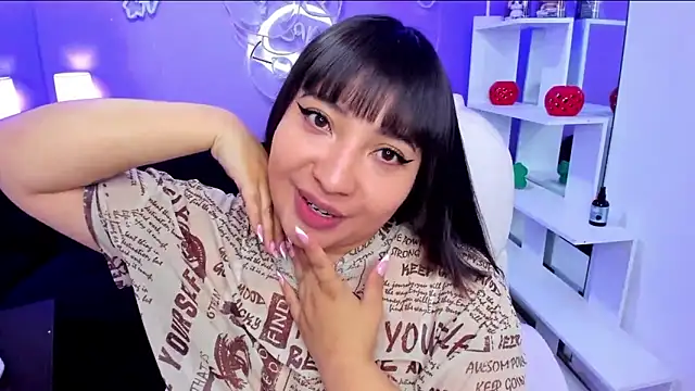 Emma monserrat online show from May 2026 11:25:01 AM