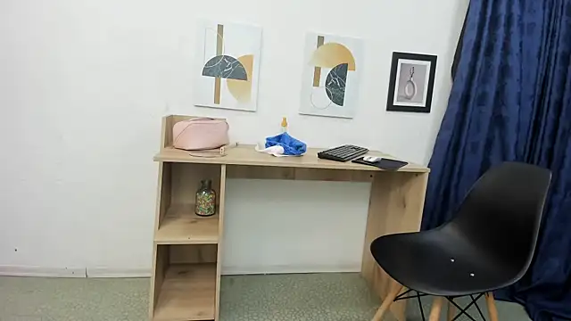 Emma Jnes online show from December 2024 09:18:02 PM