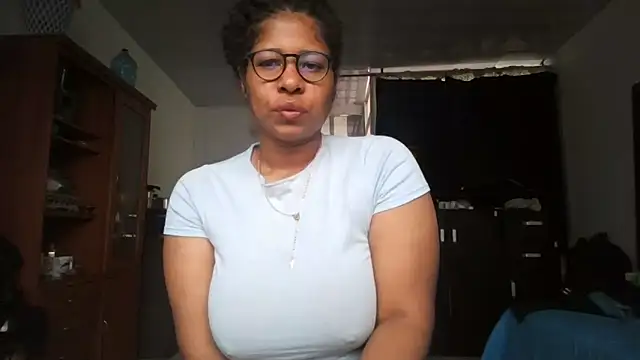 Ivon-09 online show from October 2025 11:11:01 AM