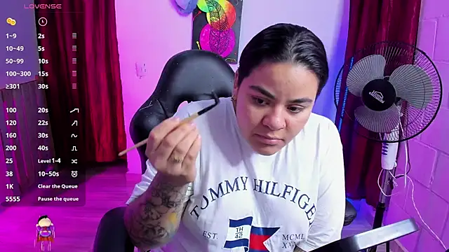 Snapshot of Sharon_hils chatting on February 2025 09:36:01 PM Sharon hils online show from February 2025 09:36:01 PM