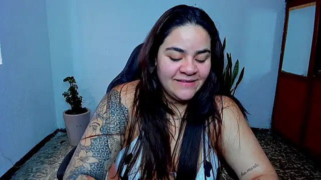 Snapshot of Sharon_hils chatting on July 2026 06:53:01 PM Sharon hils online show from July 2026 06:53:01 PM