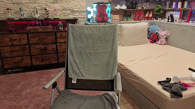 Kimberly-Caprice online show from April 2026 06:28:01 PM