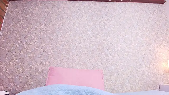 nicol f online show from October 2025 07:27:01 PM