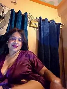 Hot Queen77 online show from March 2026 05:32:01 PM