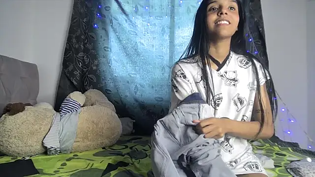 Snapshot of Michi_sexy chatting on December 2024 04:38:01 PM Michi sexy online show from December 2024 04:38:01 PM