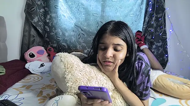 Snapshot of Michi_sexy chatting on December 2024 05:42:02 PM Michi sexy online show from December 2024 05:42:02 PM